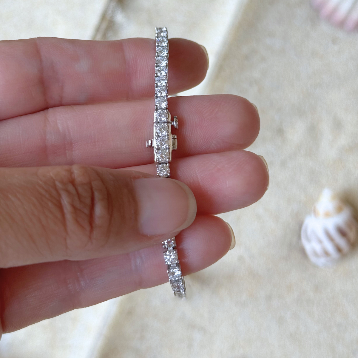 brilliant cut diamond tennis necklace detail