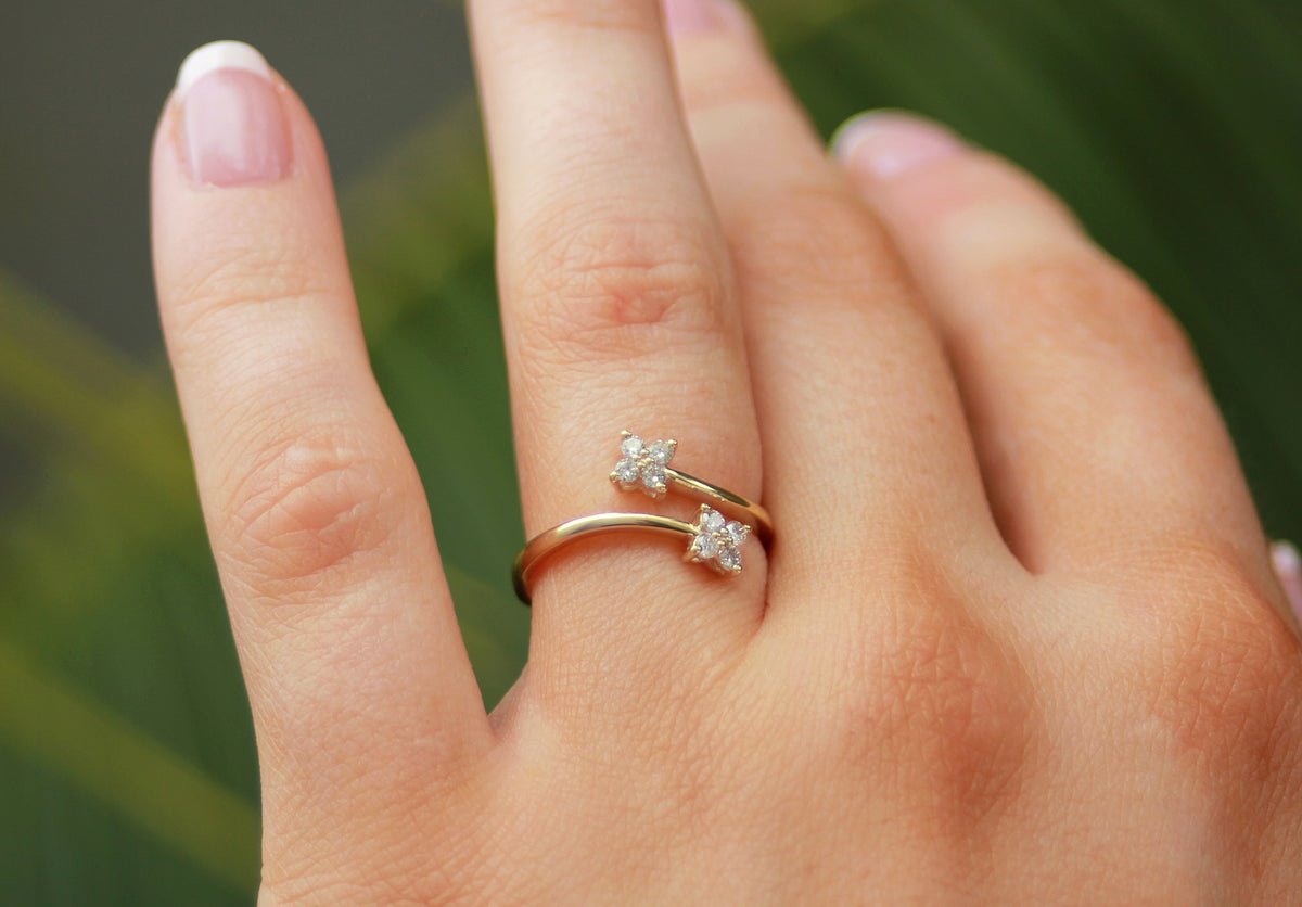 FLORENZA - 0.15ct Diamond Flower Ring - Paddington Jeweller - Ojco