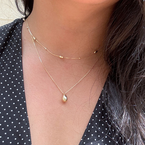 18kt gold minimalist pendant necklace