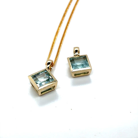 Kaylee – Custom Aquamarine Pendant Set
