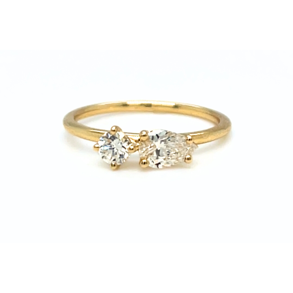Custom-made Toi et Moi diamond ring in 18kt yellow gold, two-stone design