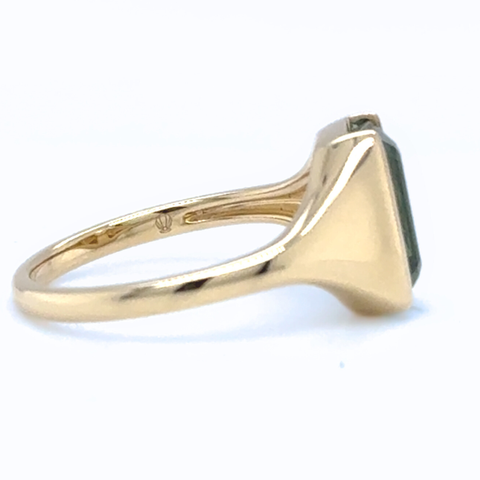 Side view of yellow gold tourmaline ring