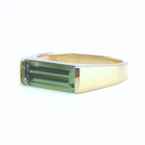 Minimalist green tourmaline ring in yellow gold 14kt
