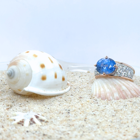 ceylon sapphire pavé diamond ring detail