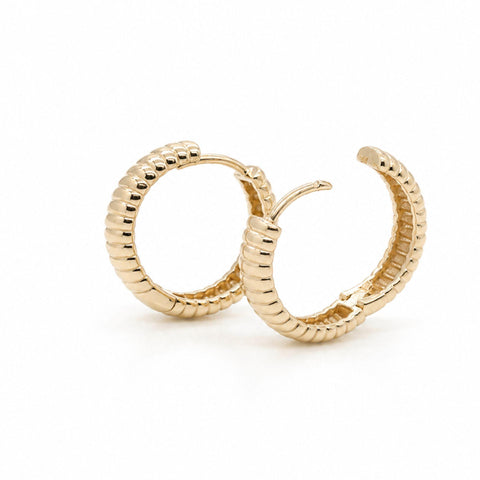 Emely Ribbed Hoop Earrings in 9K Yellow Gold