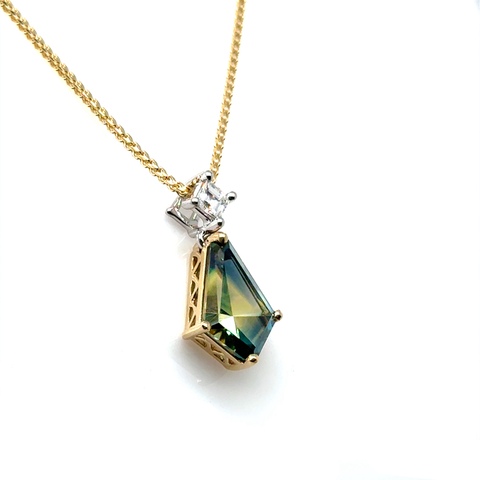 Kite Pendant