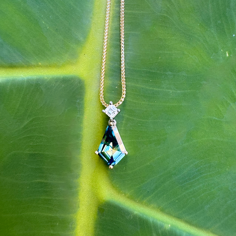 Kite Pendant