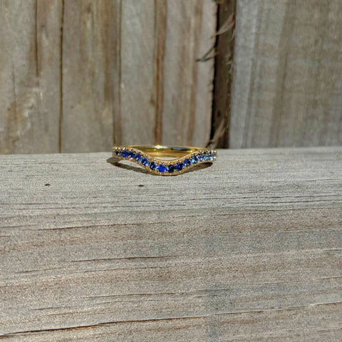 Mark Custom Made - Curved Sapphire Ring