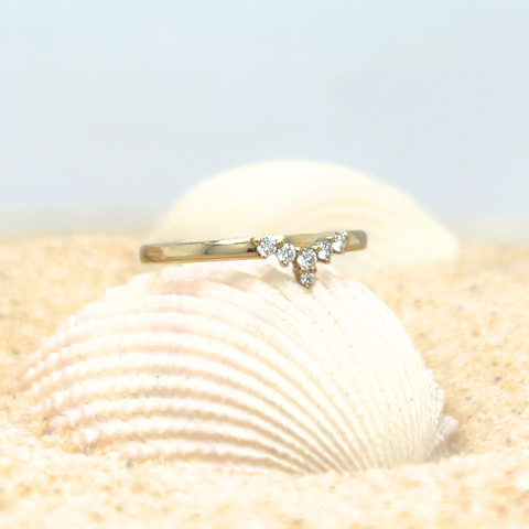 Alivia V-shaped Wedding Band