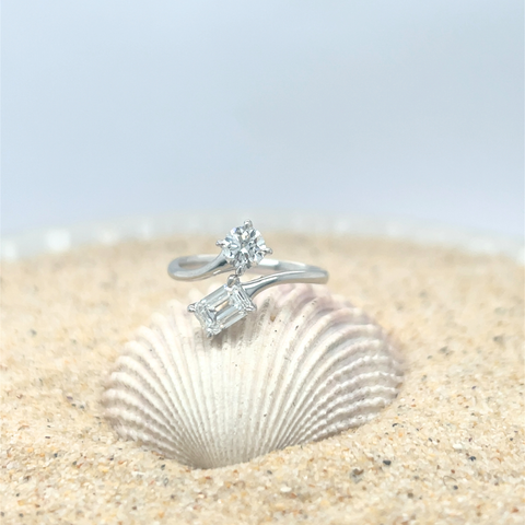 Modern Toi et Moi engagement ring in white gold