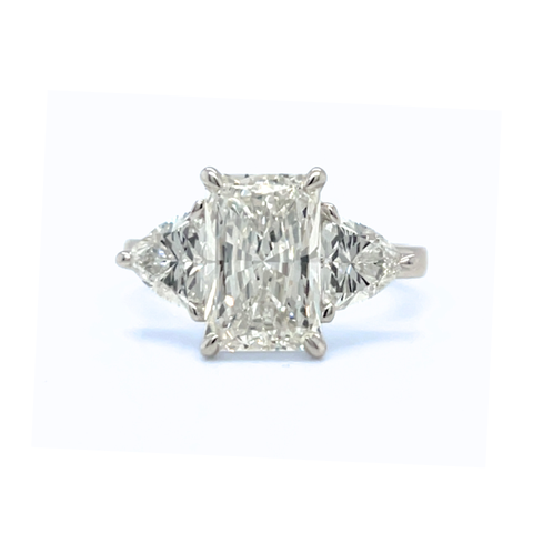 Radiant-cut 3.01ct lab-grown diamond trilogy engagement ring with trilliant shoulders in platinum – Paddington Jewellery