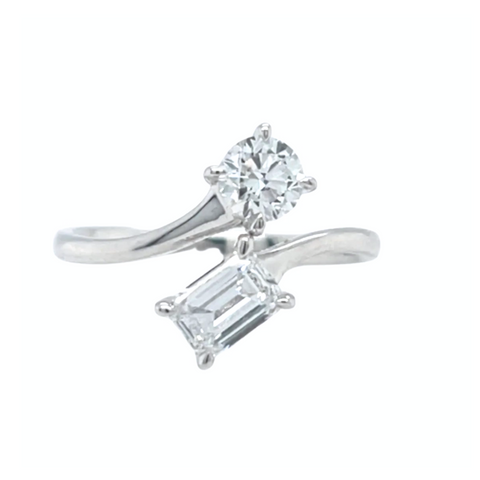 Mariah Toi et Moi ring featuring dual diamond design in white gold