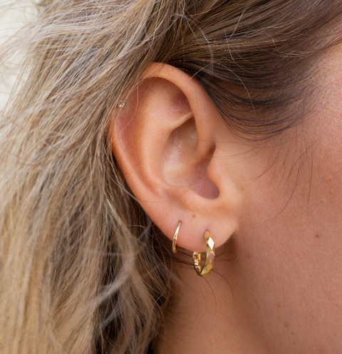 8MM SLEEPERS 18kt -  Paddington Jeweller - Ojco