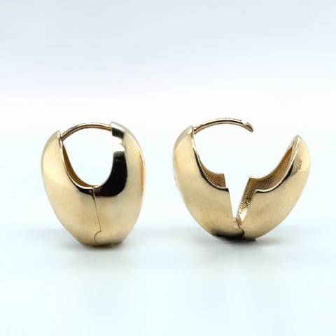 Wrenley Gold Huggie Earrings -  Paddington Jeweller - Ojco