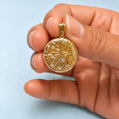 Thea – Custom Locket Pendant in 18kt Yellow Gold