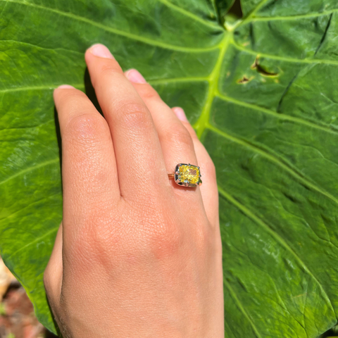 Astrid - Engagement Ring yellow diamond