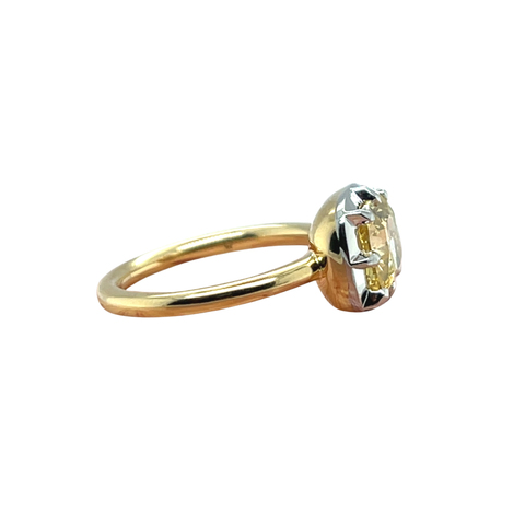 Astrid - Engagement Ring yellow diamond