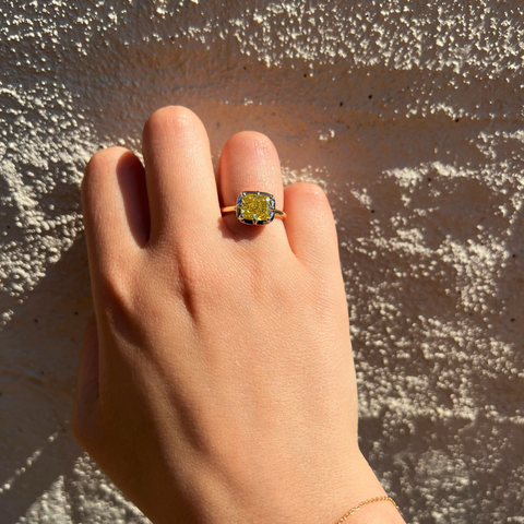 Astrid - Engagement Ring yellow diamond