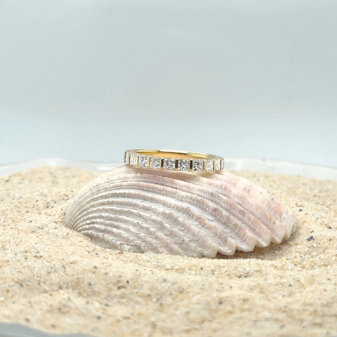 Cassiopeia Love – Princess Cut Diamond Band