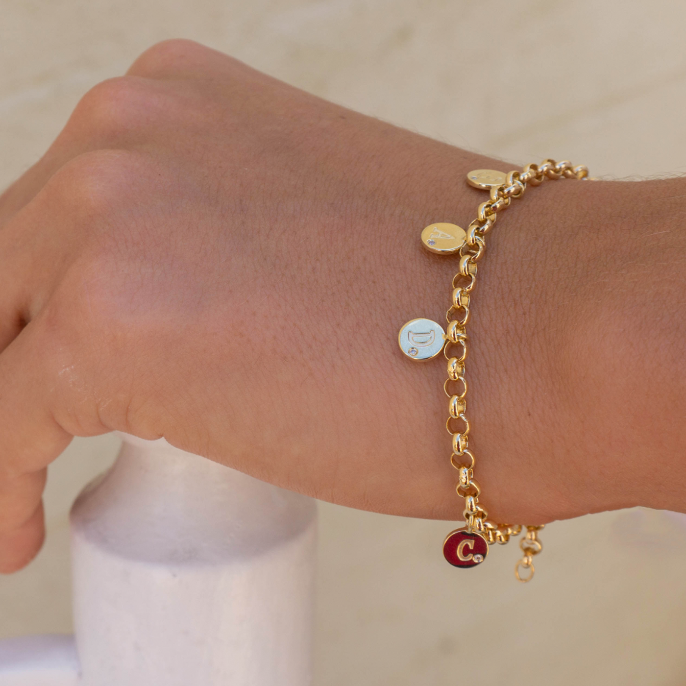 Signature disc letters | Paddington Jeweller - Ojco